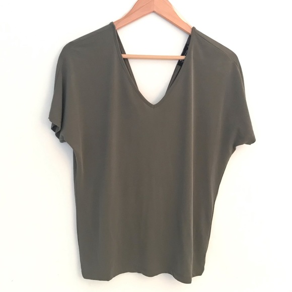 Twisted Open Back T-Shirt - Picture 3 of 7
